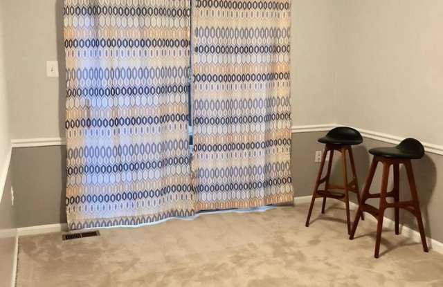 4429 HOLLY Avenue Gallery 3