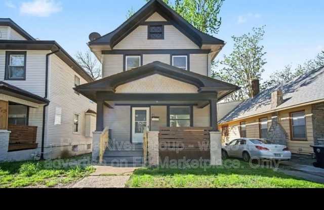 5243 Lyon Ave photos photos