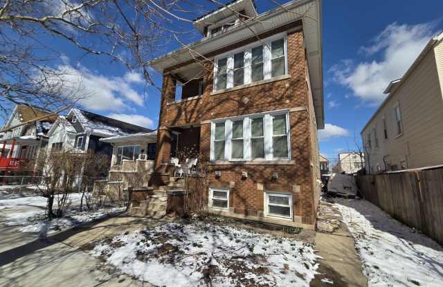 5434 W DRUMMOND Place unit: 2 photos photos