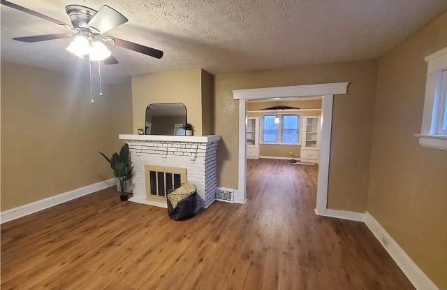 Spacious 3-Bedroom Cleveland Home with Classic Character & Large Living Areas photos photos Spacious 3-Bedroom Cleveland Home with Classic Character & Large Living Areas photos photos