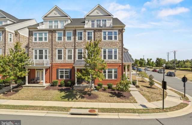 21179 ASHBURN HEIGHTS DRIVE - 21179 Ashburn Heights Drive, Loudoun County, VA 20148