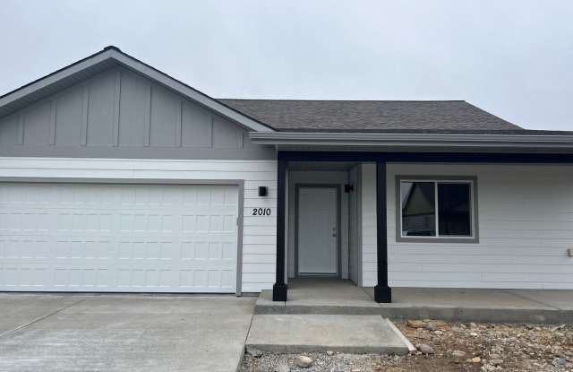 Brand New 3 Bed 2.5 Bath with double attached garage in Belgrade photos photos