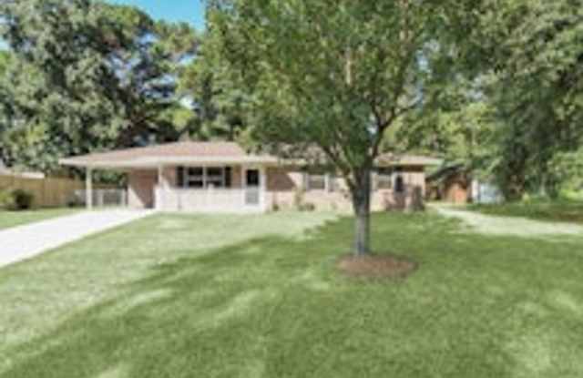 Pet Friendly - Fully Fenced in Yard with Two Storage Buildings photos photos