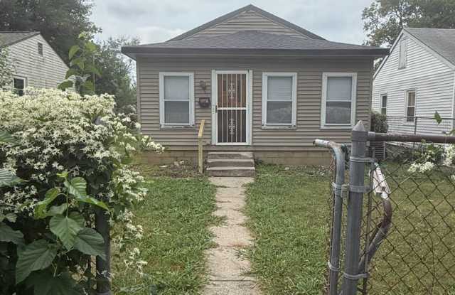 Adorable 3 Bedroom 1 Bath Home with large yard photos photos