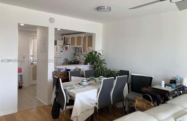 2851 Leonard Dr Gallery 4