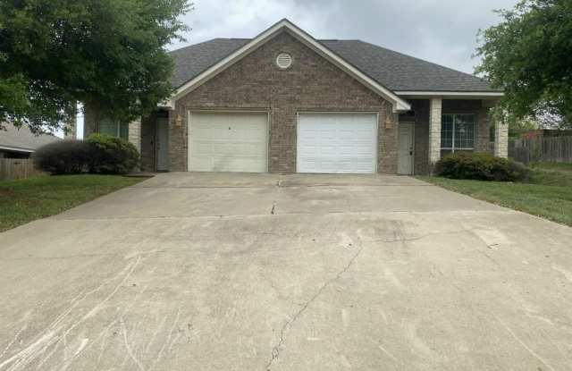 816 Twin Oaks Drive photos photos