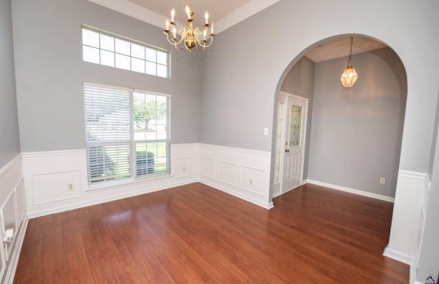 225 Autumn Woods Drive Gallery 4