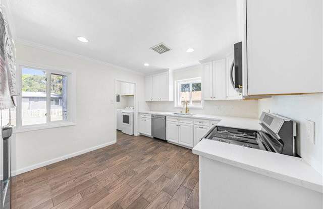 2074 Summit Avenue - 2074 Summit Avenue, Pasadena, CA 91103