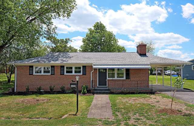 Recently Updated Home Near Downtown Crozet photos photos