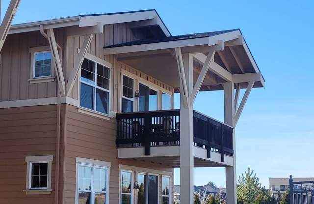 Furnished Condo with FREE September Rent Gallery 3