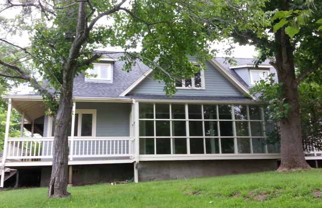 480 W Cleburn St photos photos
