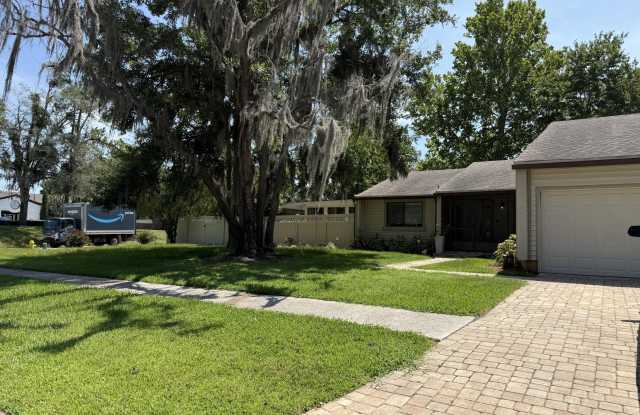 10511 TANGLEWILDE Drive W photos photos