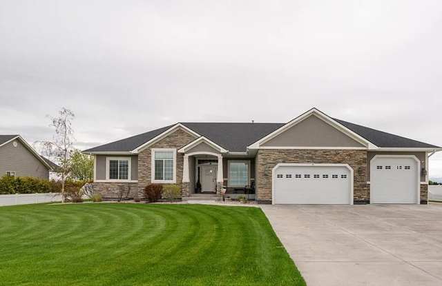 Beautiful Custom Home - 10 North 3942 East, Jefferson County, ID 83442
