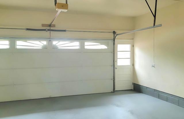 3 BR 1 BA Home - North Colonie Schools Gallery 4