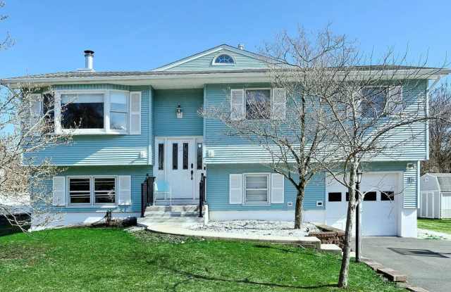 Spacious 6BR House in Thiells - 15 Castle Court, Thiells, NY 10984 Spacious 6BR House in Thiells - 15 Castle Court, Thiells, NY 10984