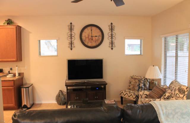 3935 W ROUNDABOUT Circle Gallery 2
