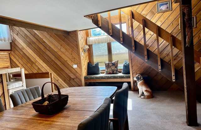 Stunning 3-Bedroom + Loft, 2.5-Bathroom Retreat in Snowcreek – $6,000/Month + Utilities Gallery 1