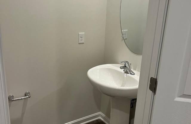 167 RAE Court Gallery 3