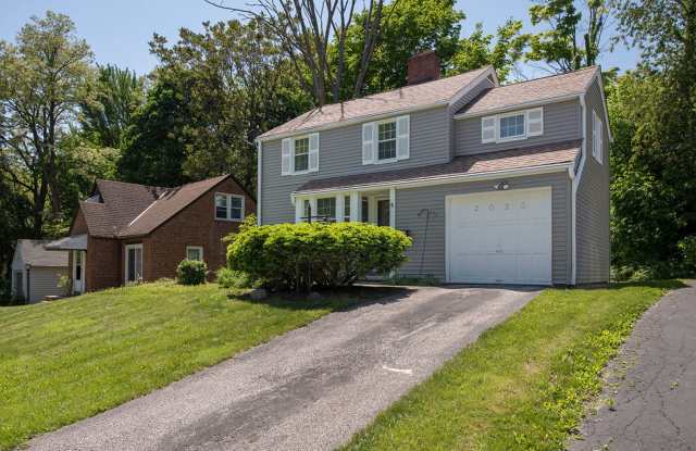 Charming single 3 bedroom house - 2030 Staunton Road, Cleveland Heights, OH 44118