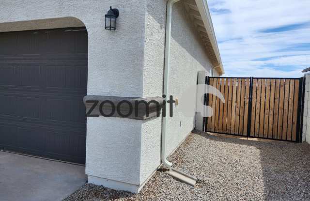 FOR RENT – BEAUTIFUL 4 BEDROOM HOME IN COOLIDGE Gallery 4