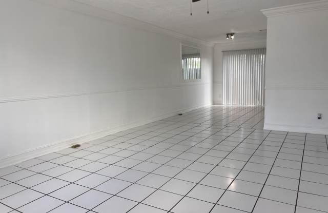 5403 BAYSIDE Drive Gallery 2