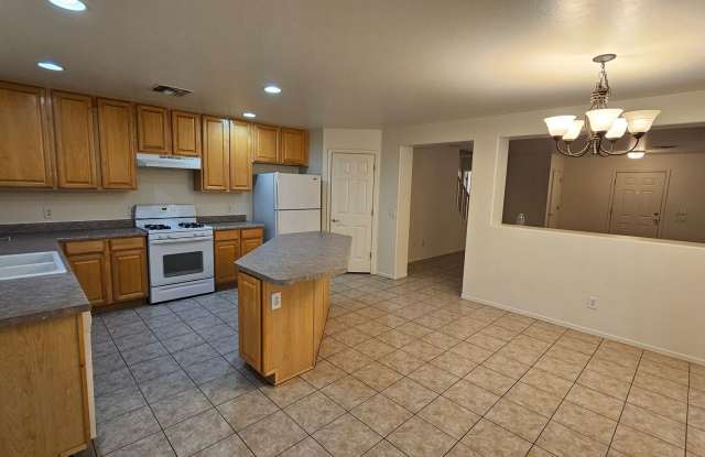 Beautiful 3 Bed 2 Bath Riverhaven - 2 story home! Gallery 3