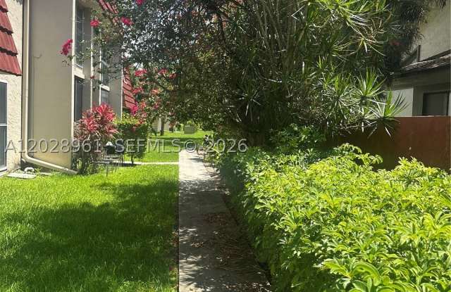 5 Jacaranda Country Club Dr Gallery 2