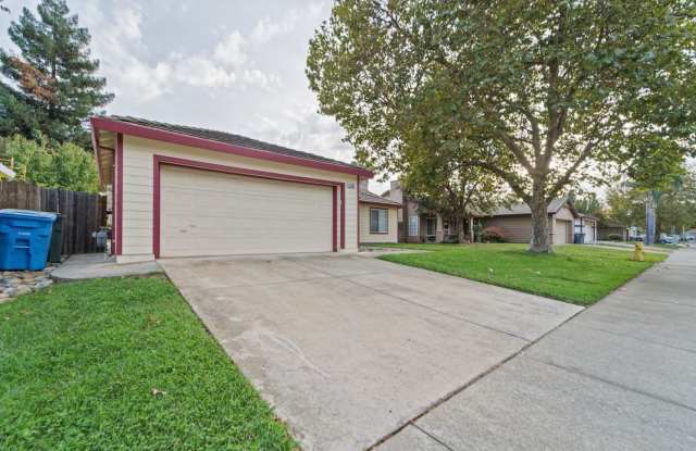 Fully Remodeled South Yuba City Home with Landscaped Backyard Gallery 3