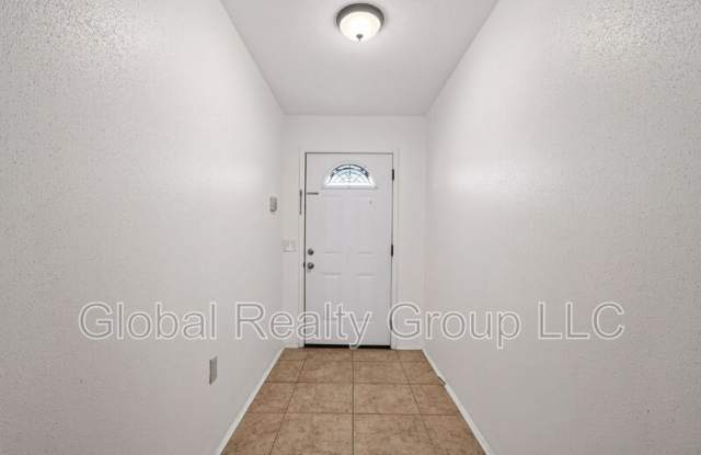 7713 Narrow Pass St Gallery 3
