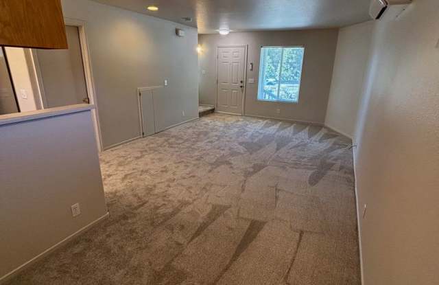 Northeast Santa Rosa 2 Bedroom 1.5 Bathroom Single Family Home with A/C Gallery 4