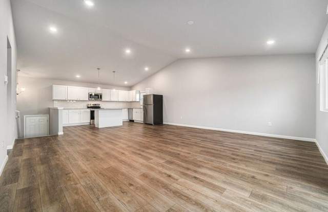 2209 Macatawa Lane Gallery 4
