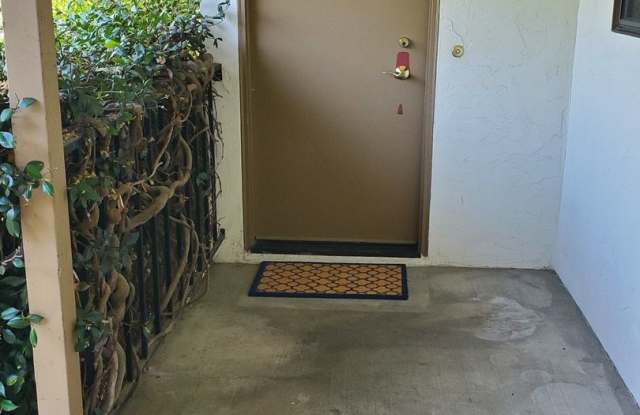 2BD/2BA Upper-Level Condo on Sonoma's Eastside! photos photos