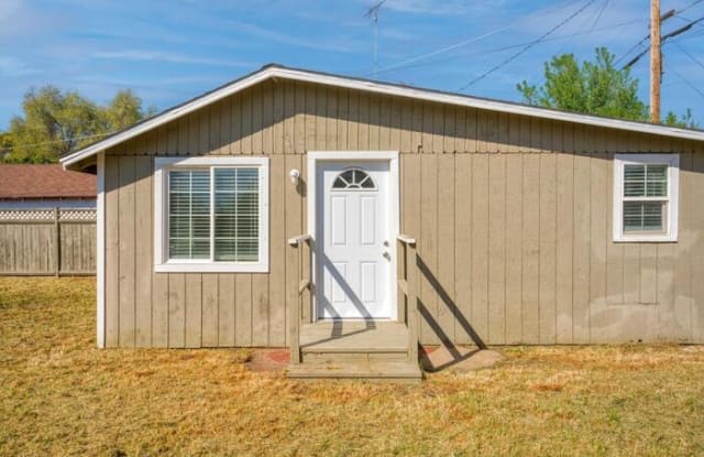 1536 Vernon Avenue - 1536 Vernon Avenue, West Modesto, CA 95351