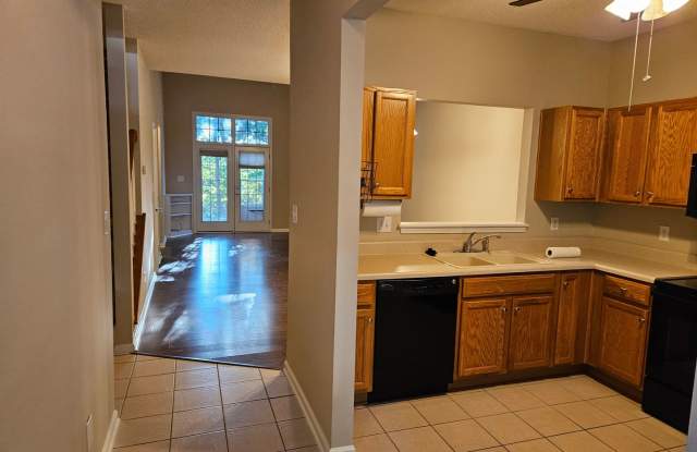 Fantastic 3br 2.5ba Townhome w/ 1st Floor Master & Garage in Holly Springs! Available Now! Gallery 3