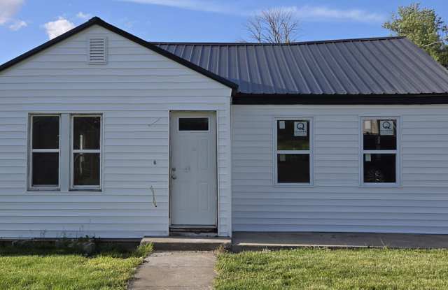 1025 Emmons St photos photos