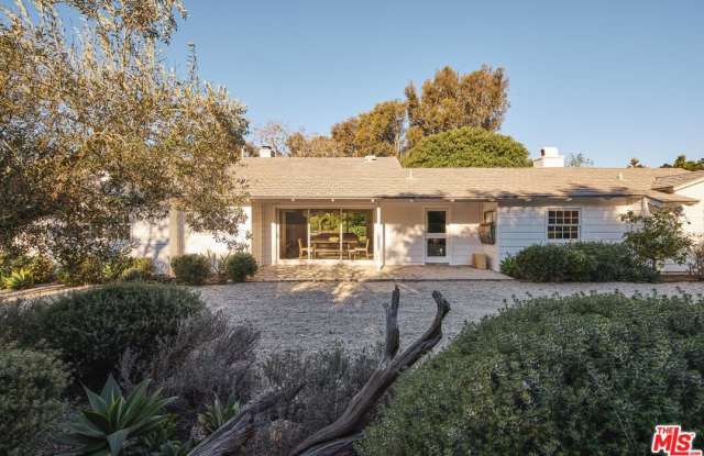 6715 Fernhill Dr - 6715 Fernhill Drive, Malibu, CA 90265
