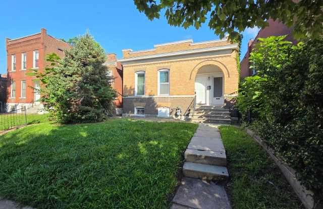 Private Home with fenced in yard in Dutchtown photos photos