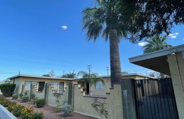 Single Bedroom End Unit on Kelso St!! - 211 West Kelso Street, Tucson, AZ 85705