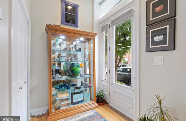 201 QUEEN STREET Gallery 3