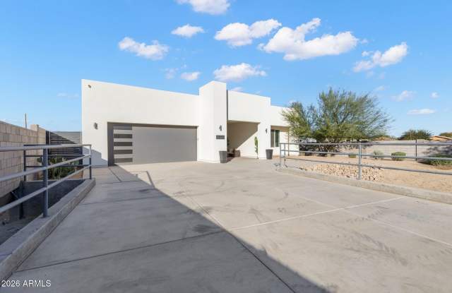 2252 E SOUTH MOUNTAIN Avenue Gallery 4