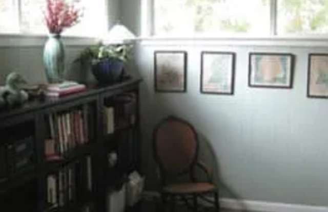 303 Greensboro Street Gallery 3
