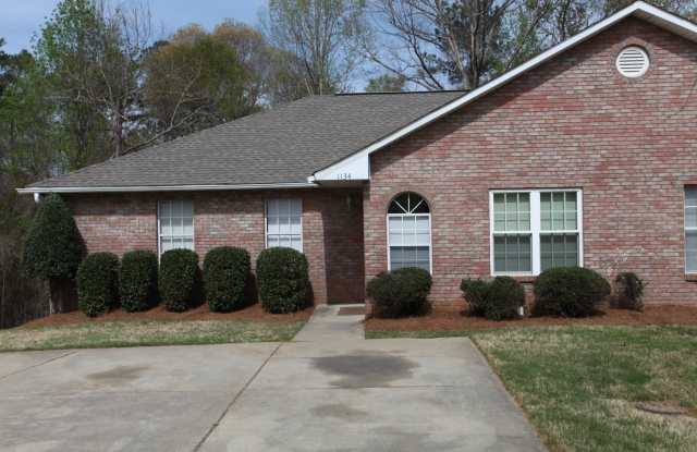 Duplex in Auburn - Available August! photos photos