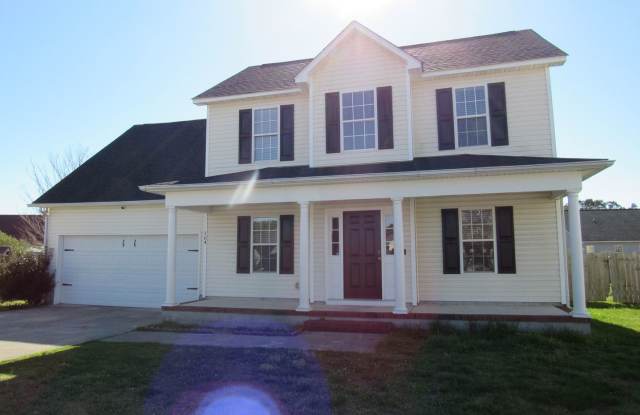 4 BR 2 BA Jacksonville Commons - 104 Dorsett Court, Jacksonville, NC 28546