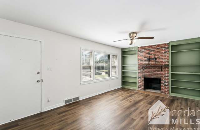 Family Friendly Home in Oakwood Estates - 6008 East Rockwood Road, Wichita, KS 67208