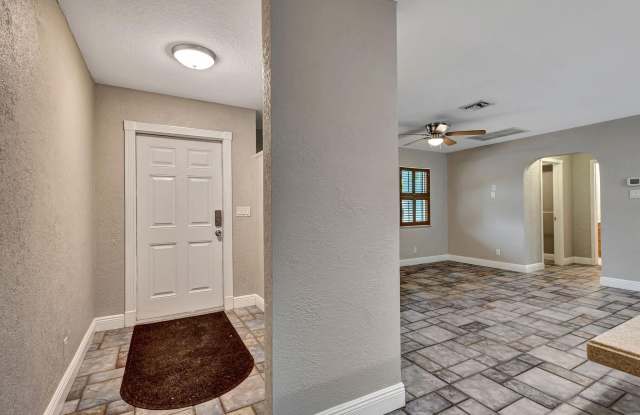 1402 Cormorant Road Gallery 3