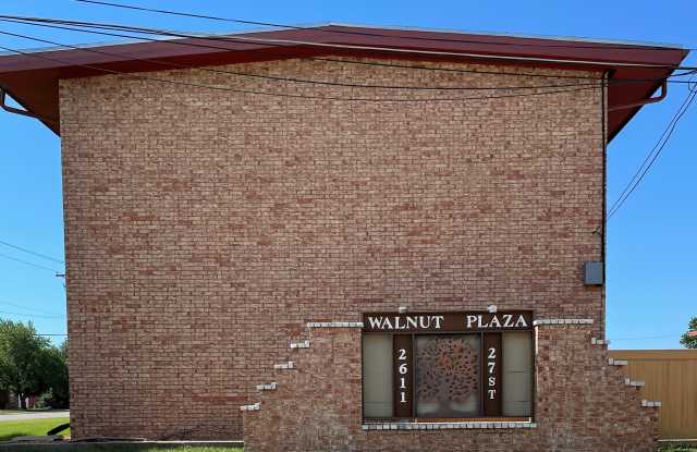 2611 27th Street - 17 photos photos