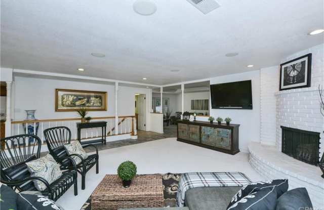 142 Crescent Glen Drive Gallery 3