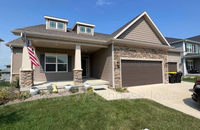 305 NE Prairie Wolf Dr photos photos