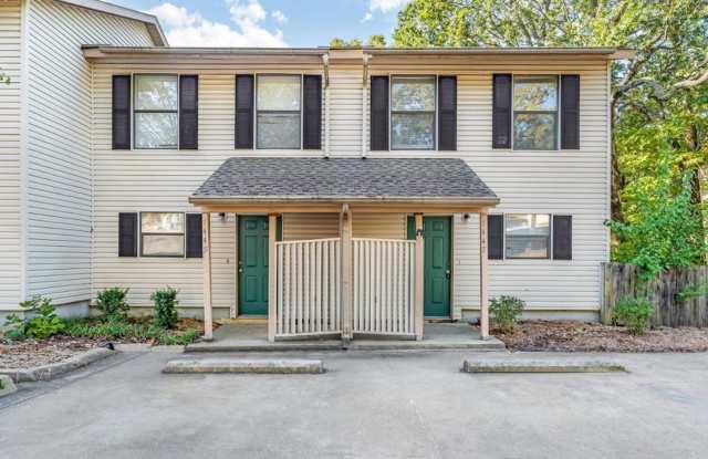 Modern 3-Bed, 1.5-Bath Townhome with Granite Kitchen  New Appliances! - 1447 East Sequoyah Court, Fayetteville, AR 72701