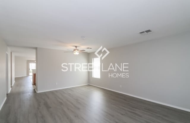 4701 North 91st Lane Gallery 4